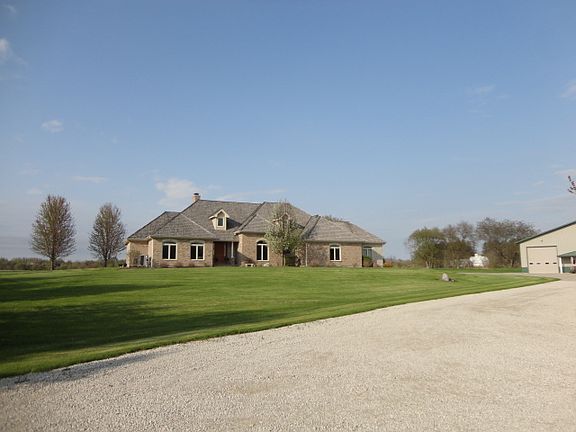 3rd image of 9N470 Tamara Dr