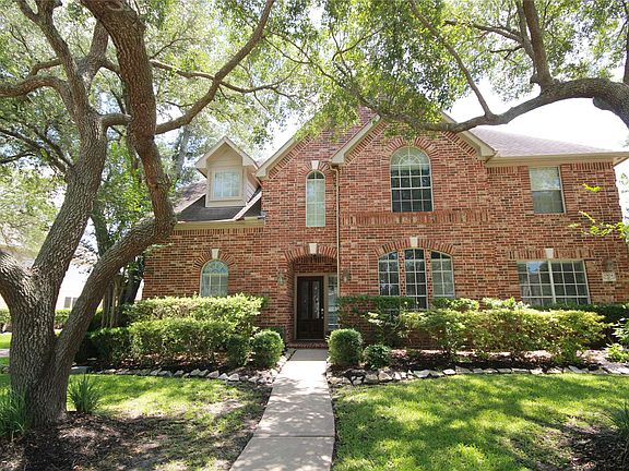 2nd image of 1504 Whispering Oaks Dr