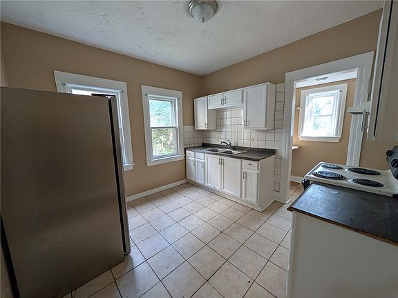 4th image of 145 Glendale Park #147