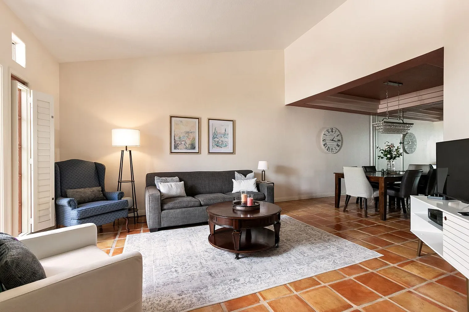 3 bed, 2.0 bath, 1291 sqft, $7,318 — Photo 3