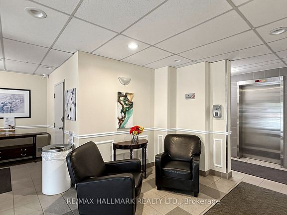 4th image of 49 Queen St E #402