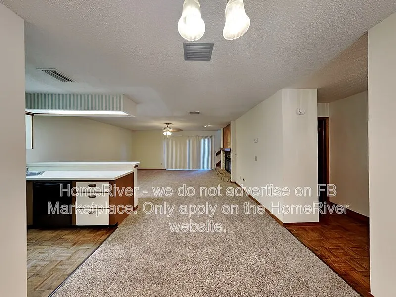 2 bed, 2.0 bath, 1376 sqft, $1,595 — Photo 3