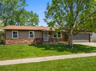 2608 Hathaway Dr, Champaign, IL 61821