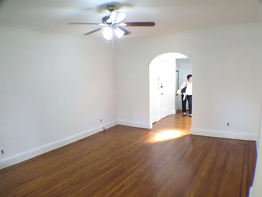 Rented by Glasser Realty LLC | media 9