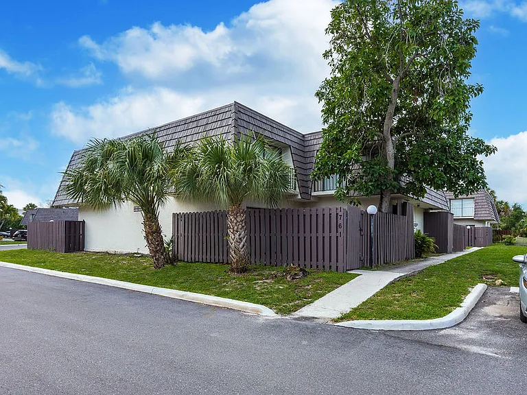 1761 N Congress Ave — Photo 29