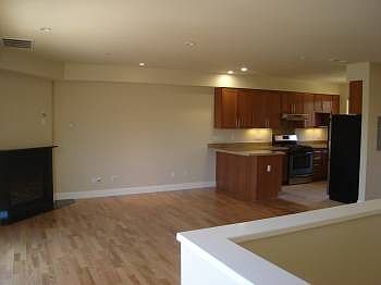 2nd image of 293 Santa Clara St
