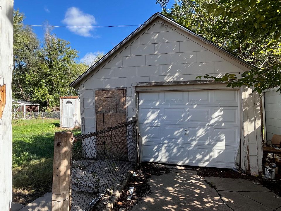 2nd image of 1752 S Fern Ave