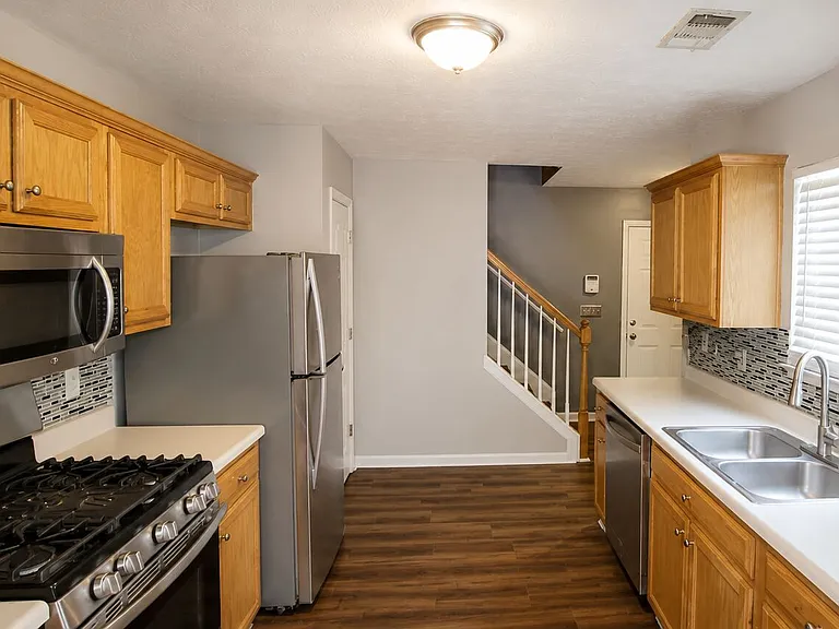 346 Summer Hill Cir — Photo 4