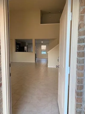 4 bed, 2119 sqft, $2,250 — Photo 2