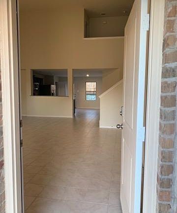 2nd image of 1008 Emerald Dr