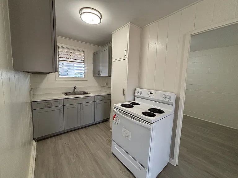 304 Olive Ave — Photo 1