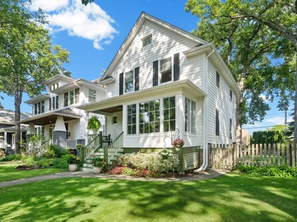 248 Wood Ct, Wilmette, IL 60091