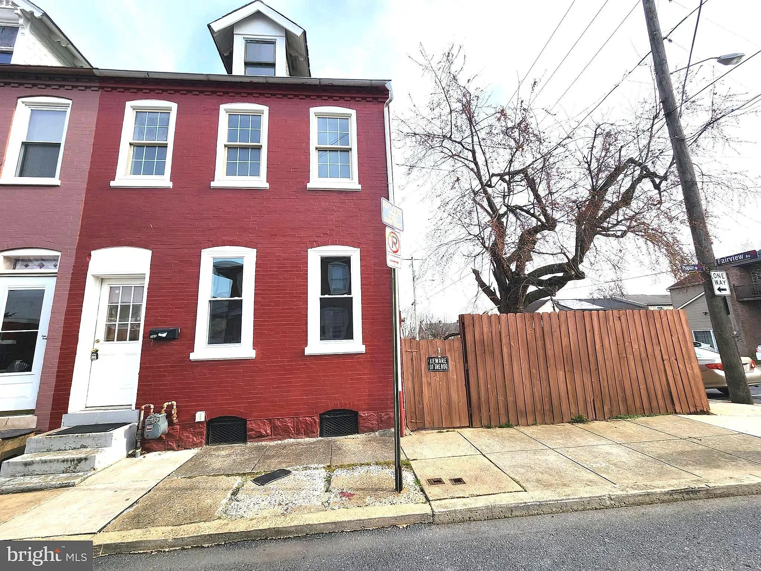 766 Poplar St photo 1
