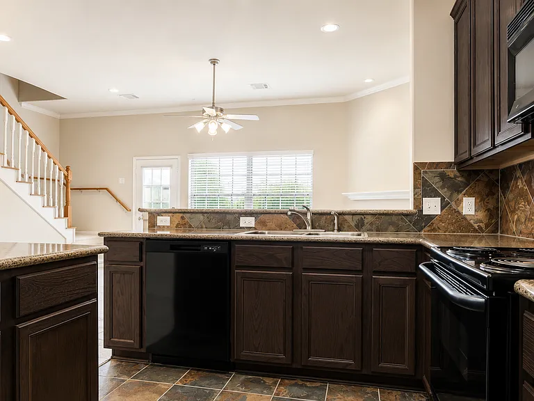 2350 Bermuda Palms Dr — Photo 7