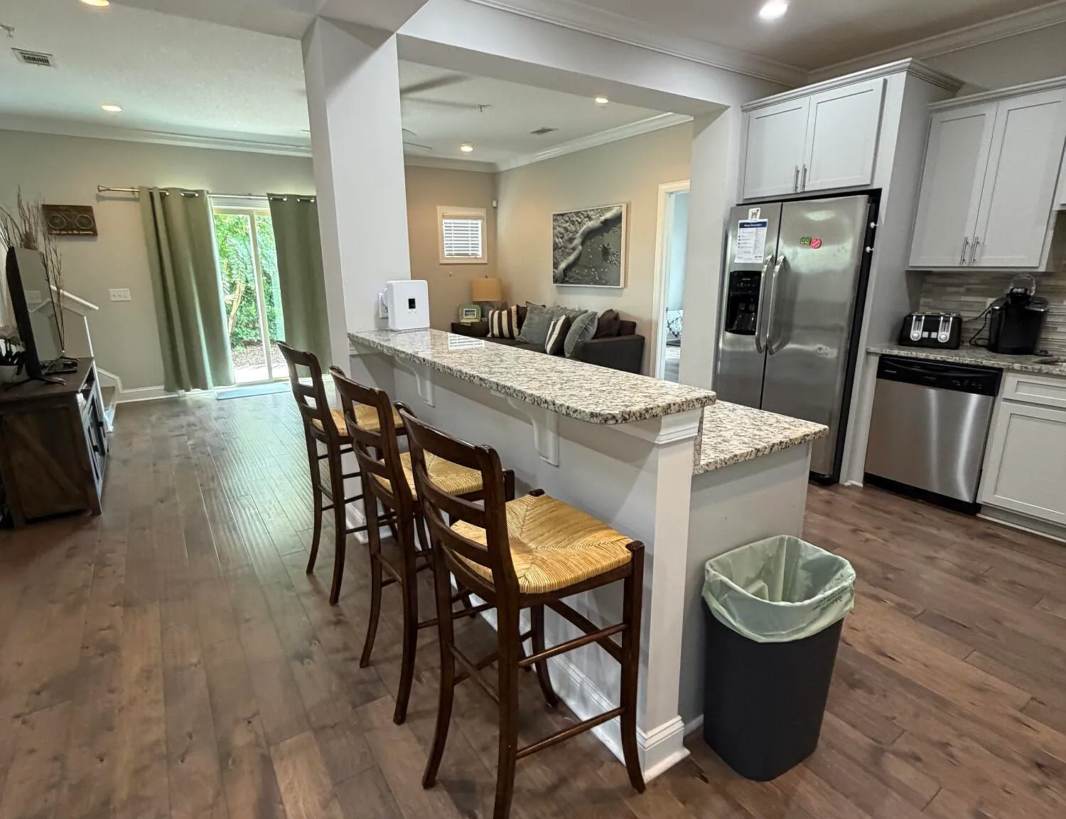 4 bed, 3.5 bath, 2142 sqft, $4,000 — Photo 3