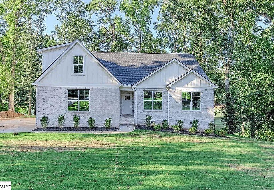 1st image of 513 Quail Hollow Rd