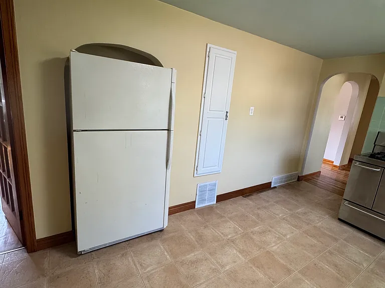 38 Greenwood Ave — Photo 6