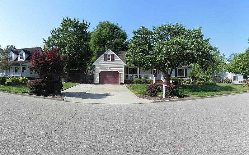1st image of 545 Royal Grant Dr