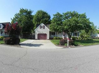 545 Royal Grant Dr, Chesapeake, VA 23322