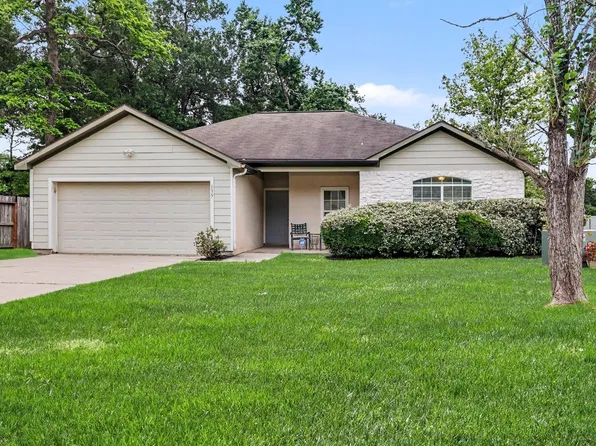 135 Kellyn Oaks Dr, Conroe, TX 77306