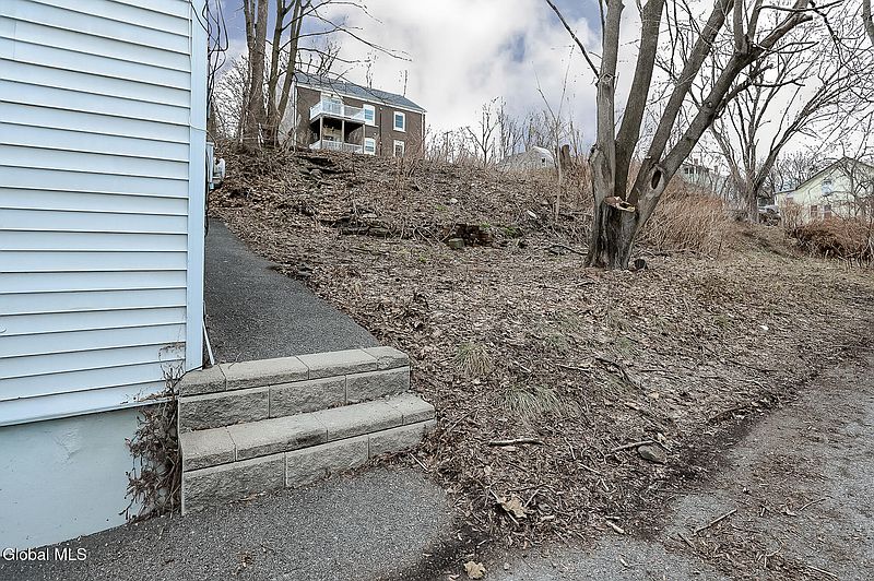 2nd image of 13 Second Street
