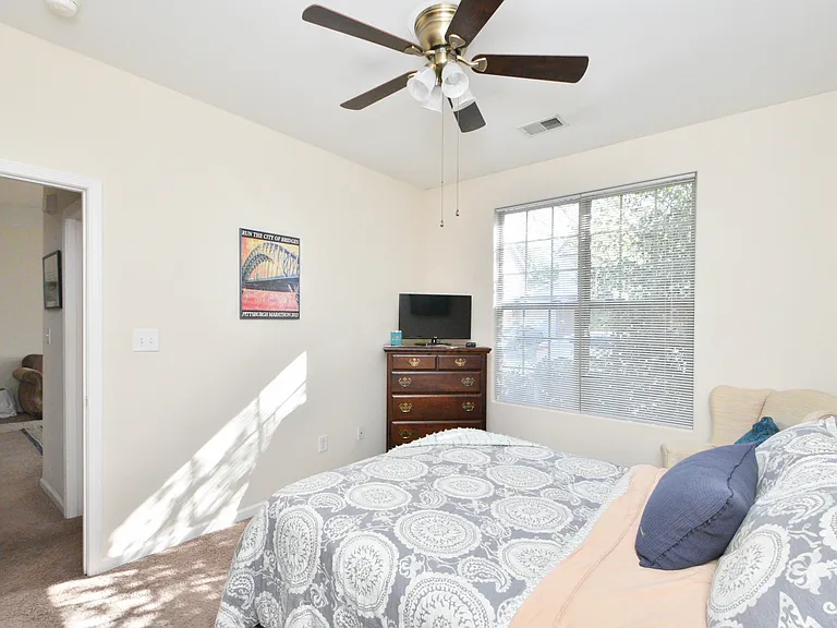 2537 Sun Seeker Ct — Photo 15
