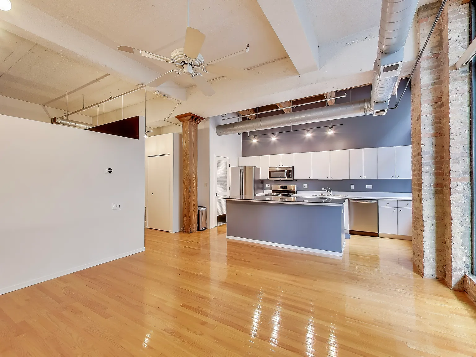 1 bed, 850 sqft, $2,400 — Photo 2