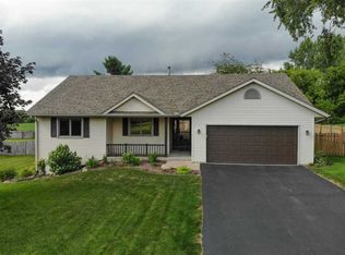 5272 Hawkeye Trl, Machesney Park, IL 61115