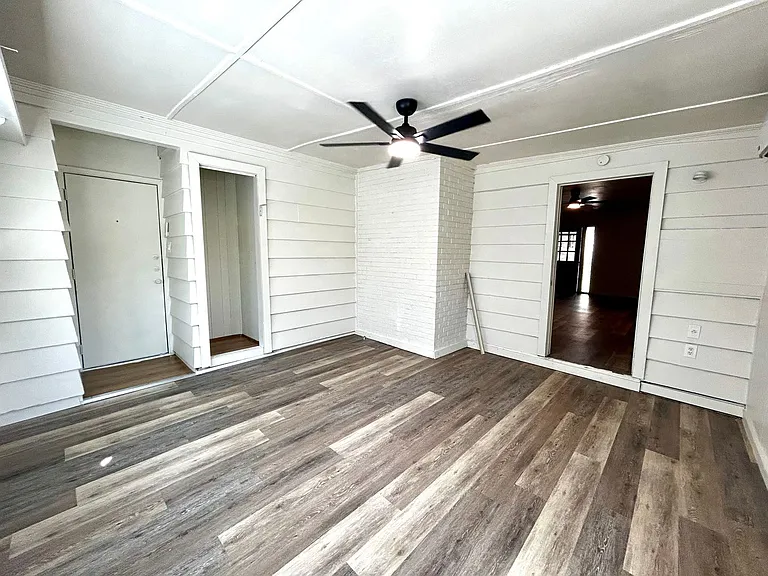 3304 Tom Green St #A — Photo 10