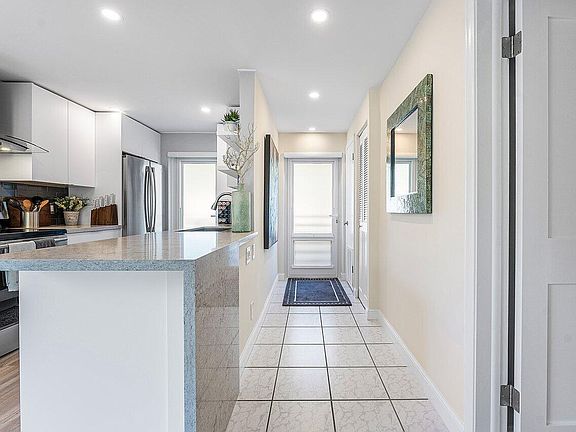4th image of 3401 Spanish Trl APT 255