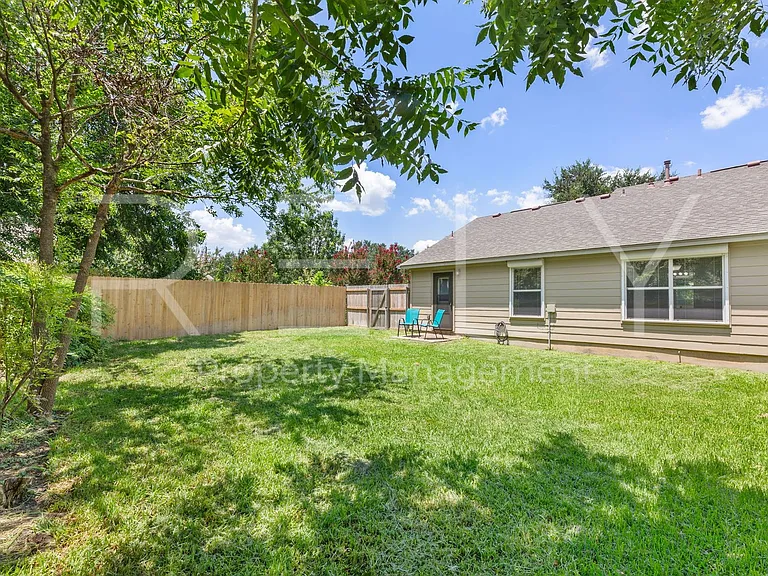103 Prairie Springs Loop — Photo 32