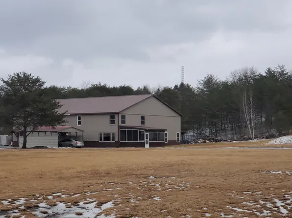 89 Watermelon Ln, Mill Hall, PA 17751