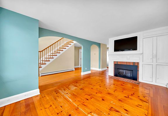 Living room with gas fireplace