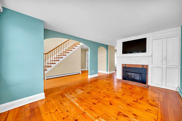 Living room with gas fireplace