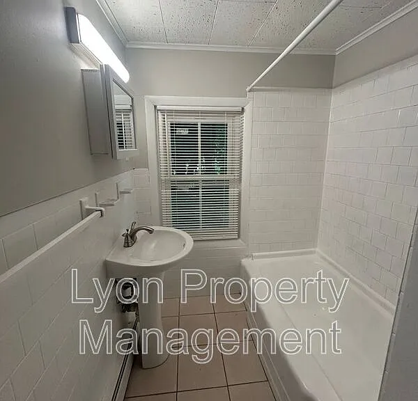 12 Oil Mill Ln #2-2A — Photo 5