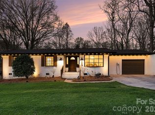 5841 Donegal Dr, Charlotte, NC 28212