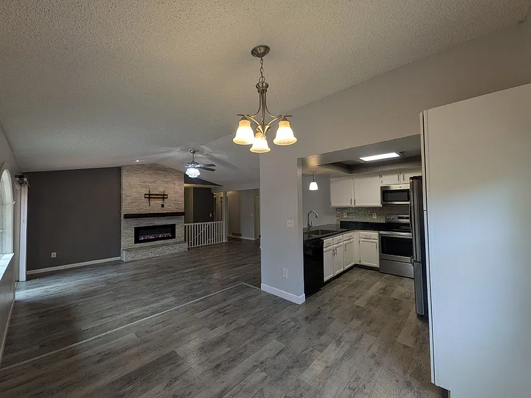 2128 Beacham Dr — Photo 5