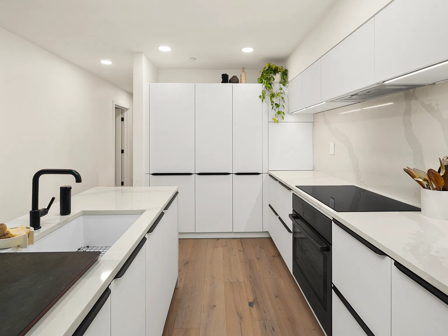 2 bed, 1089 sqft, $3,250 — Photo 1