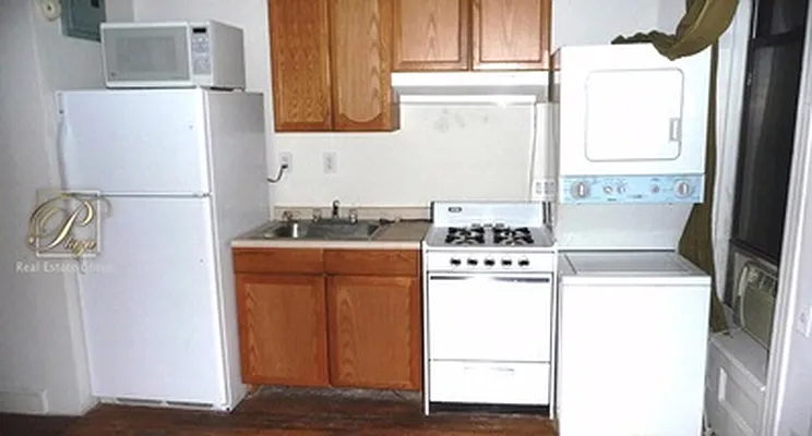 Rented by Plaza Real Estate Group | media 4