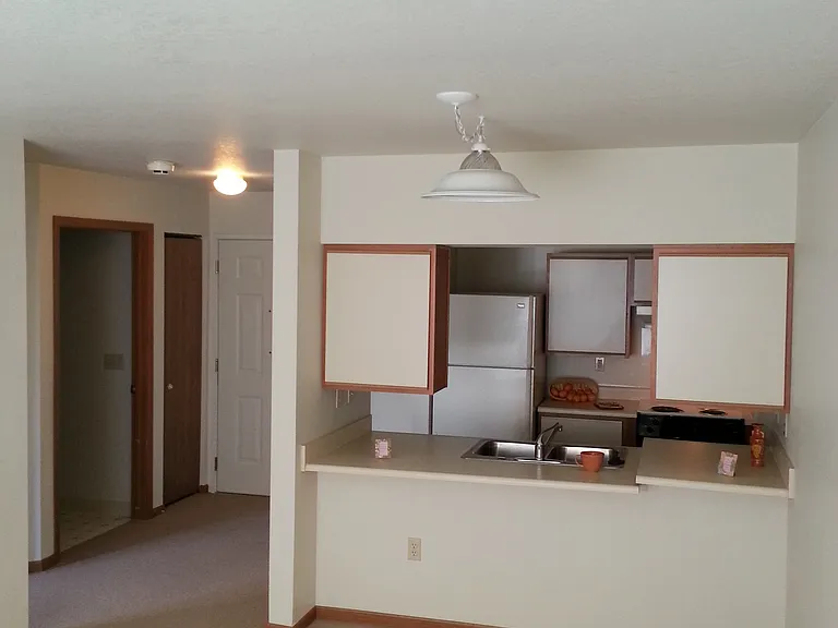 Meridian Stratford Place Senior 55+ Apartments — Photo 10