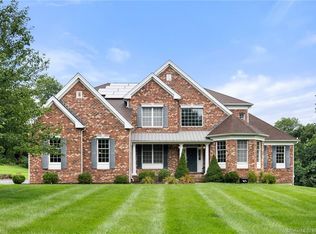 19 Sachem Dr, Shelton, CT 06484