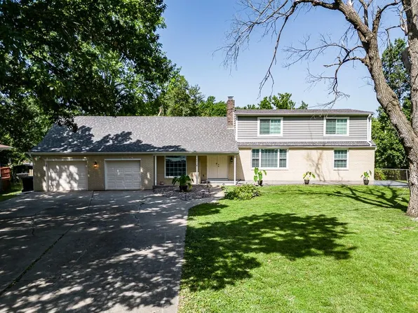 5424 N Tracy Ave, Kansas City, MO 64118