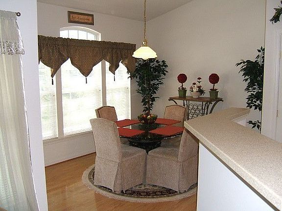 Sunroom/Breakfast Room