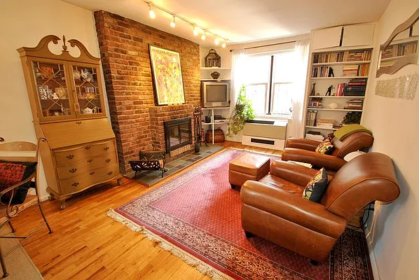 Sold by Real Direct | media 18