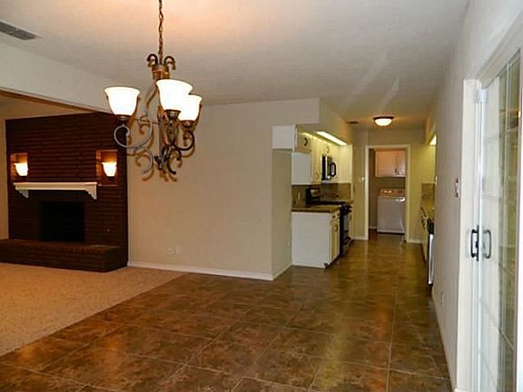 Large Dining Kitchen with Granite countertops.