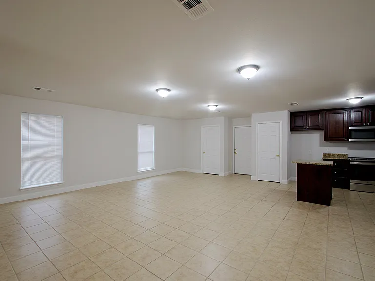 4702 Mariner Dr — Photo 14