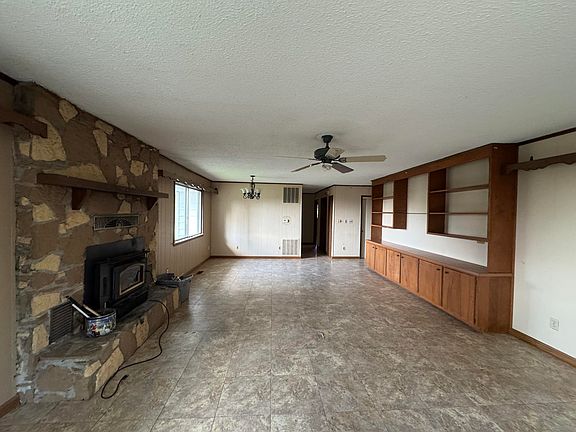 5th image of 1321 Riverview Dr