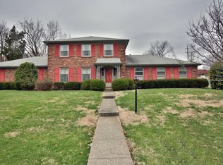 100 Burnsdale Rd, Douglass Hills, KY 40243