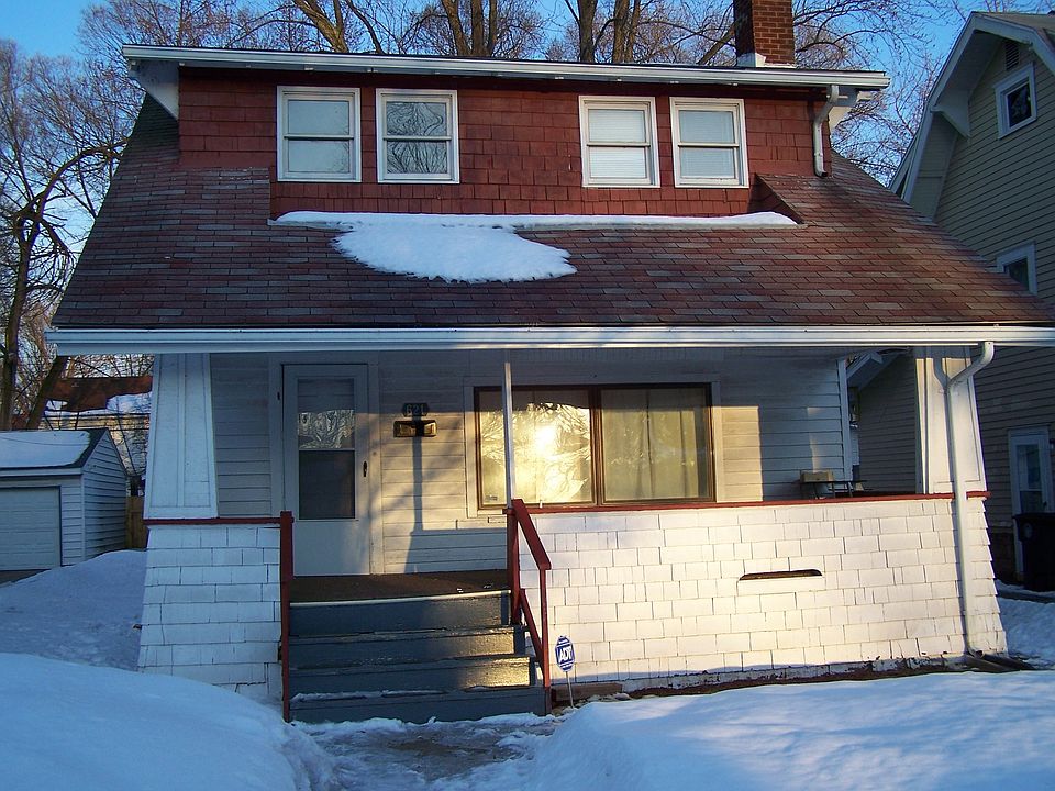 1st image of 621 Storer Ave