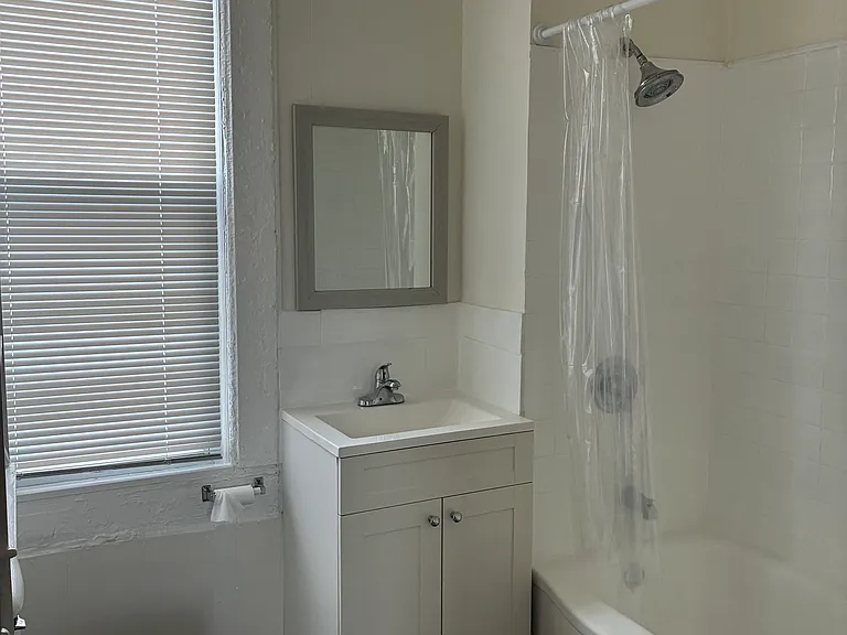 1630 W 18th Pl #2R — Photo 15